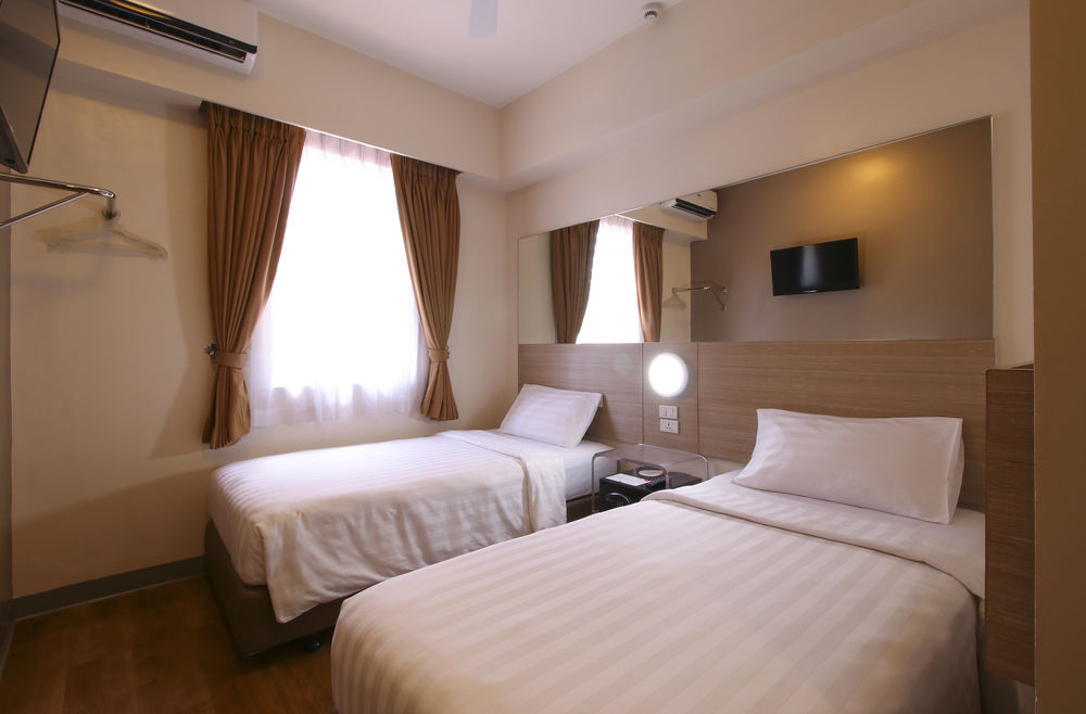 Red Planet Manila Aseana City Paranaque City Exterior photo